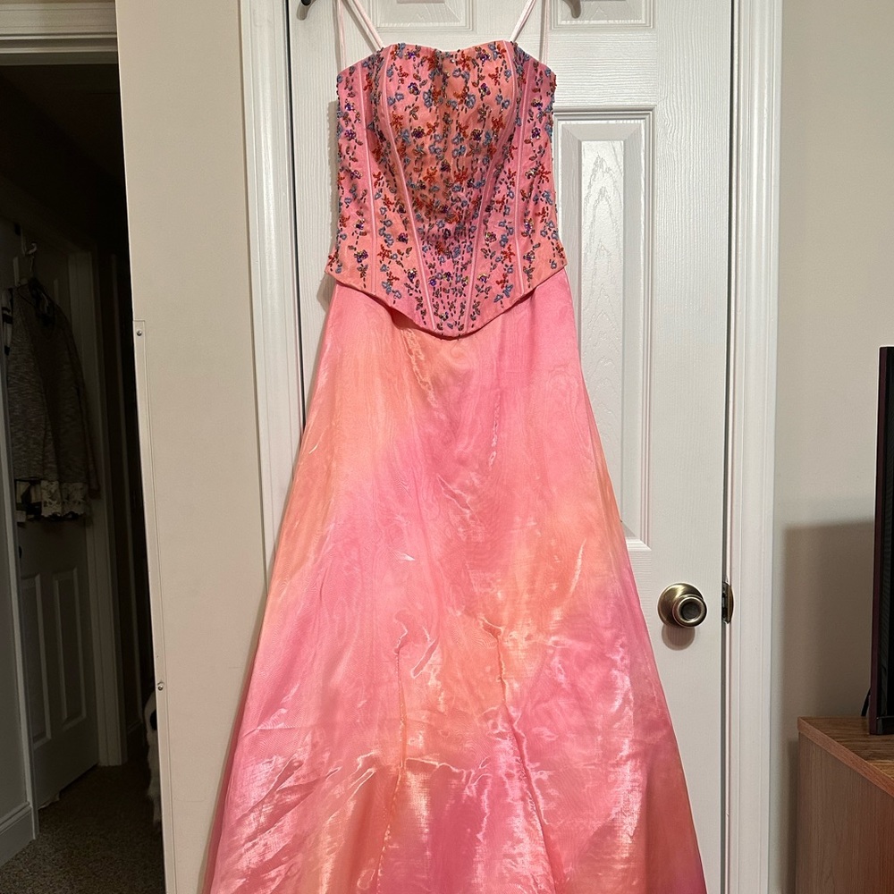 Excellent prom/formal dress. Sz 4. Pink/orange sequins, ruffle, tie back